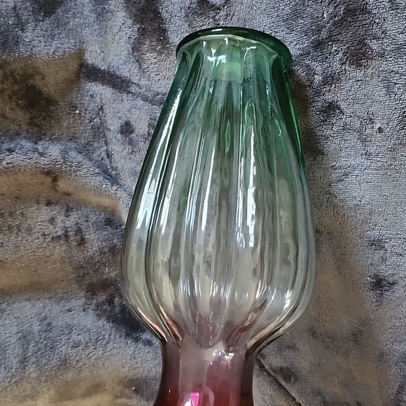Fenton Rubina Verde Glass Large Melon Vase - Picture 3 of 5